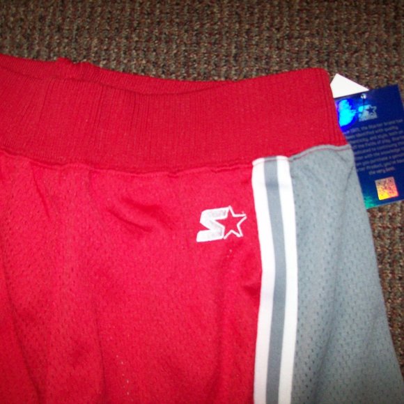 UNLV REBELS STARTER SHORTS 2X - Picture 4 of 6